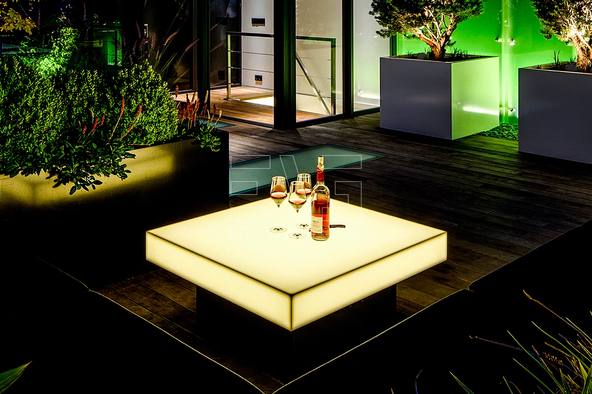 Tuinontwerp luxe design tafel met verlichting
